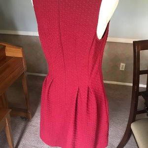 Beautiful burgundy shorts sleeve dress